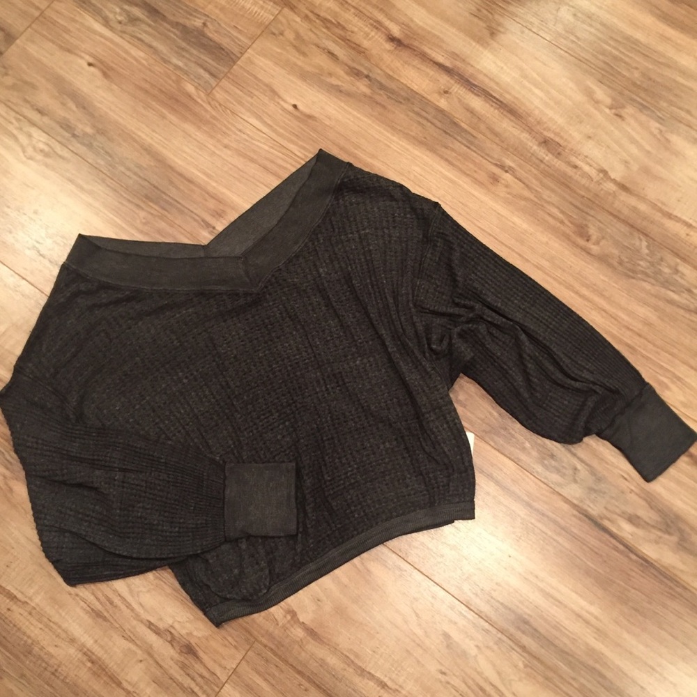 RSVD: Black/grey multiway top